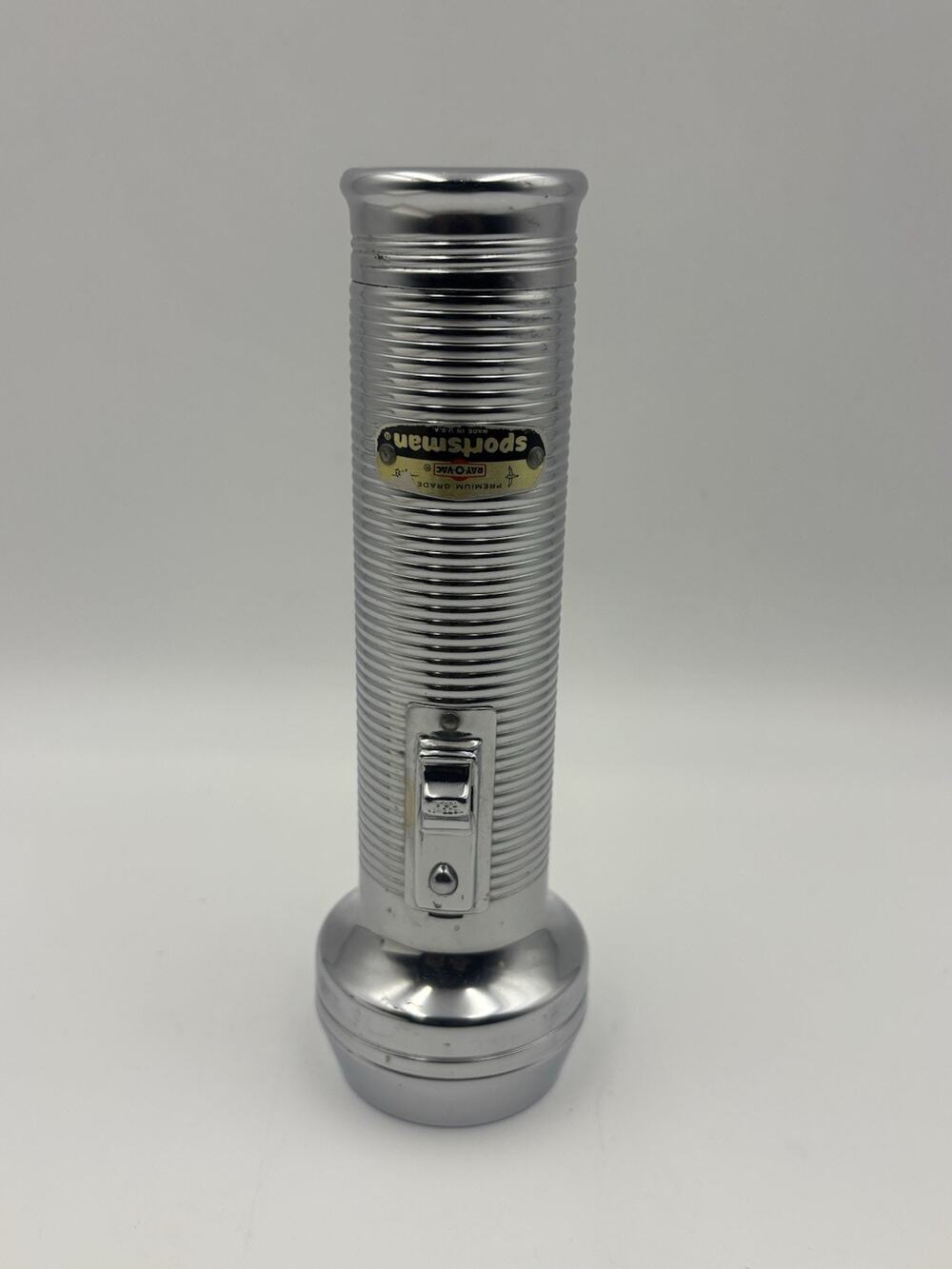 Vintage 1960s Rayovac Sportsman 2 D metal flashlight USA Ribbed Silver Metal
